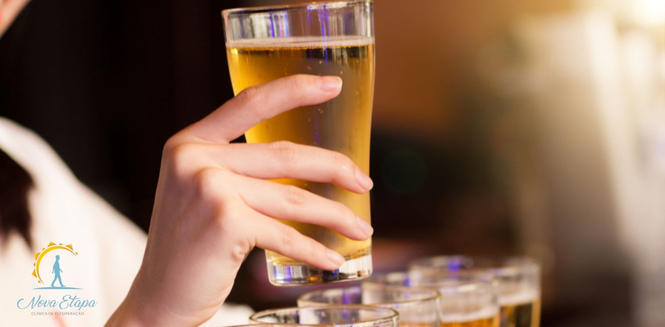 Beber todos os dias é considerado alcoólatra? Veja a diferença entre hábito e dependência